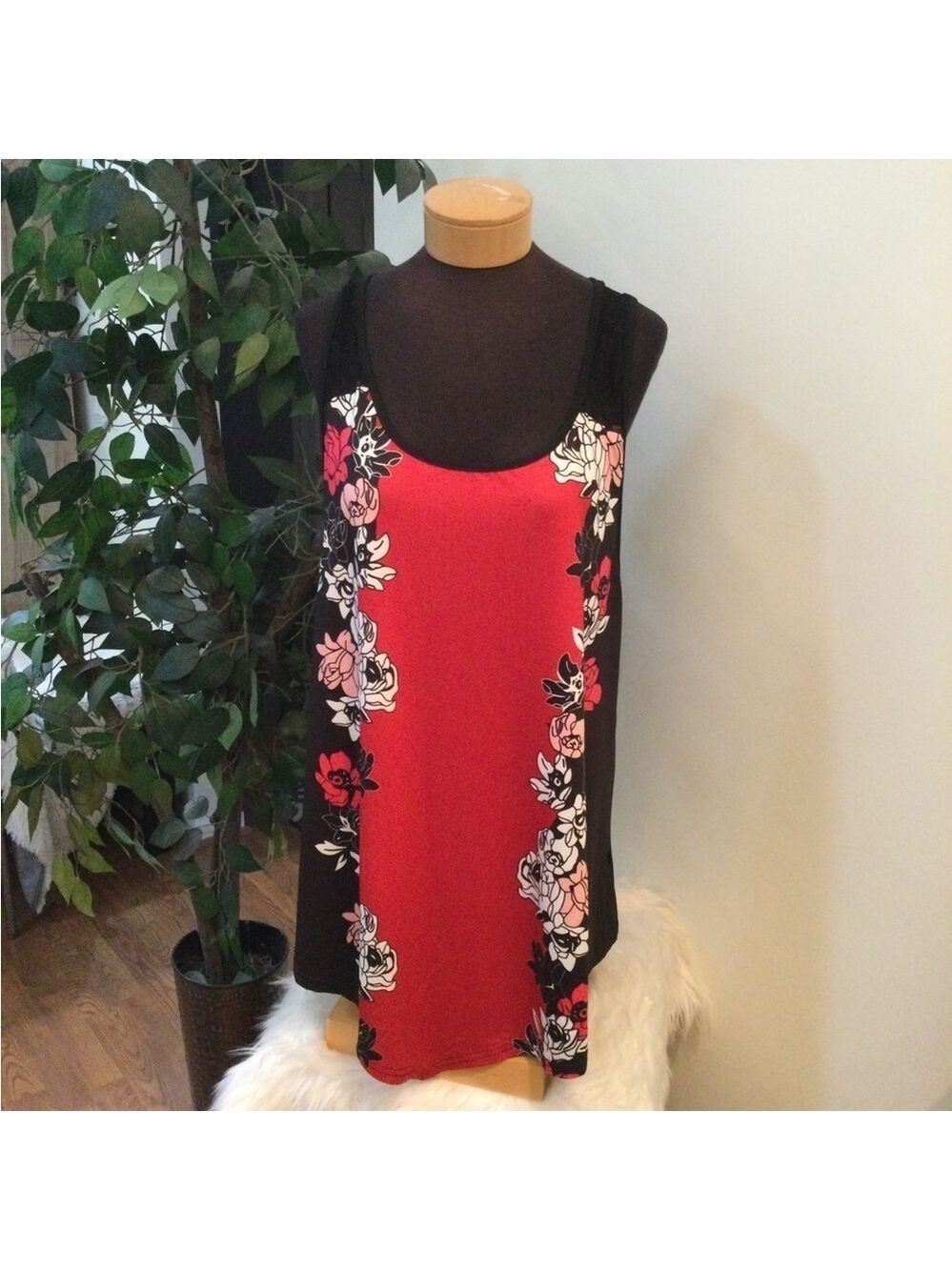 Rosegal floral and lace chemise Womans size 2X V hem and lace details